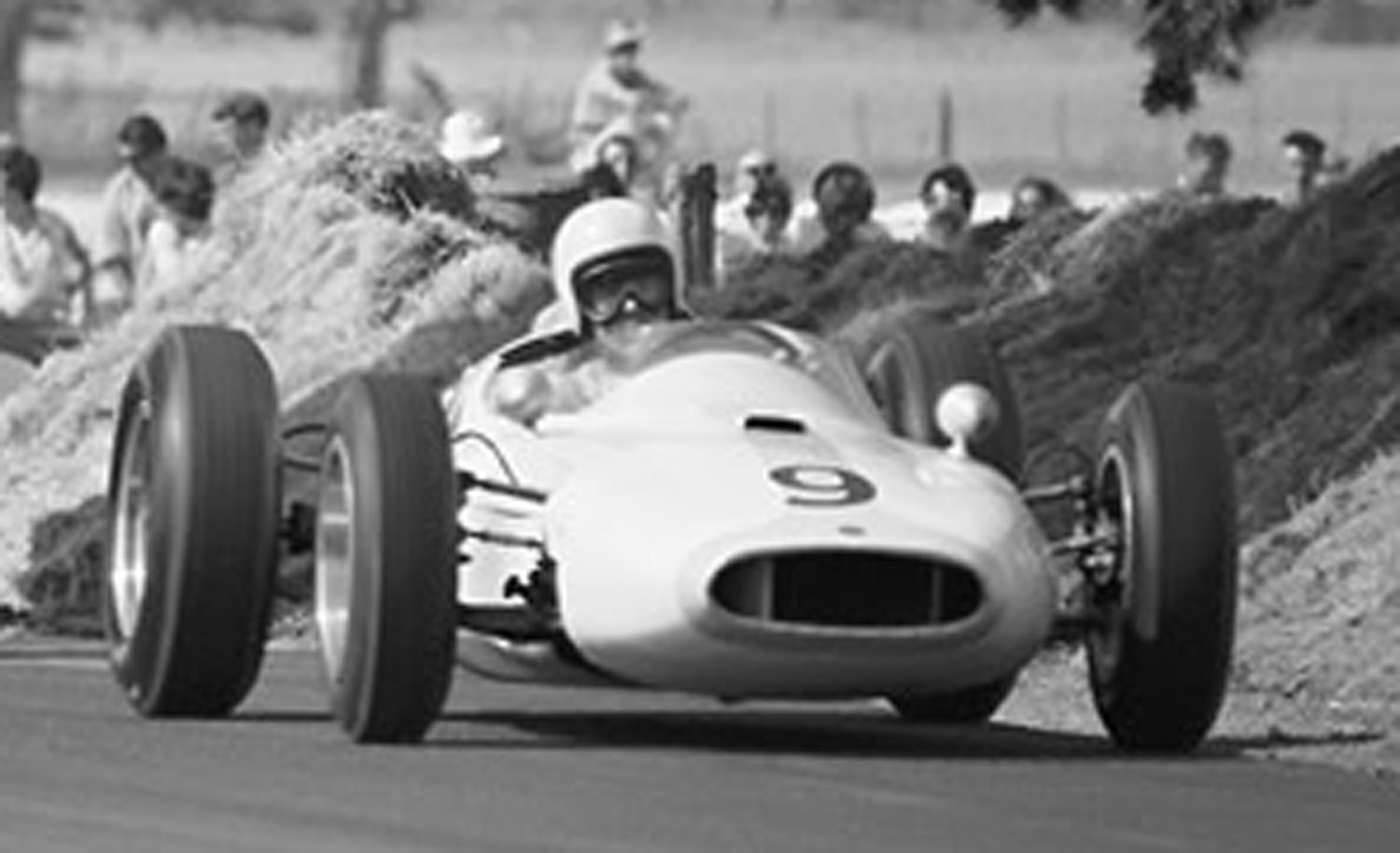 Patterson 1965 Cooper T-53 Longford 002 mail.jpg