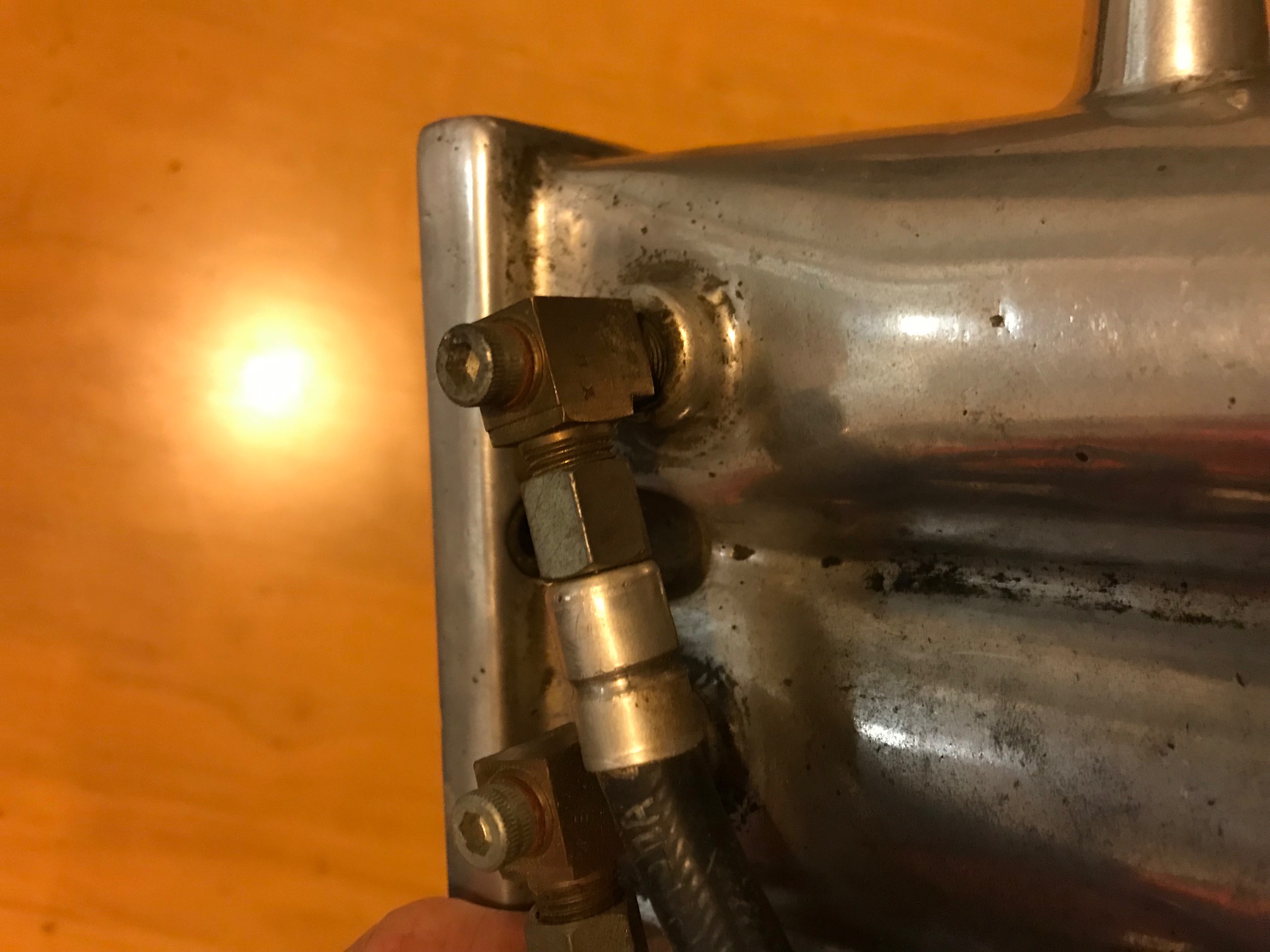 nozzle screwed into manifold.jpg