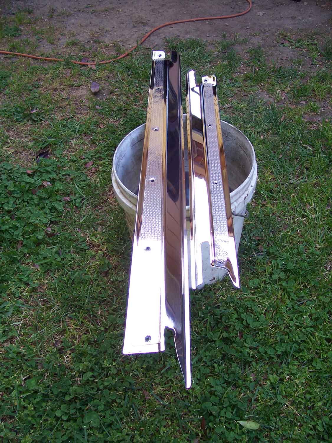 scuff plates rhs 002 mail.jpg