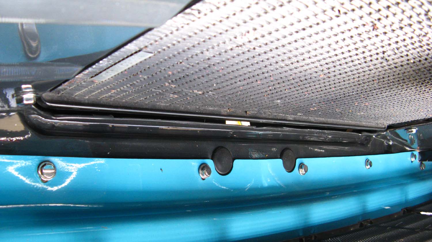 005 radiator lower clearance mail.jpg