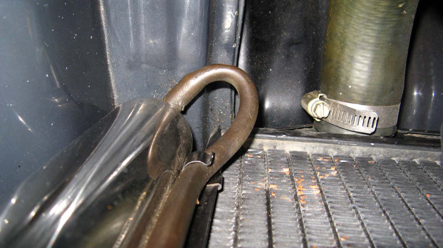 008 radiator rh sub frame clearance mail.jpg