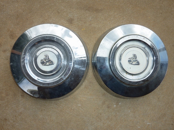 2 x hub caps