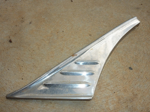 drivers side rear gutter mould