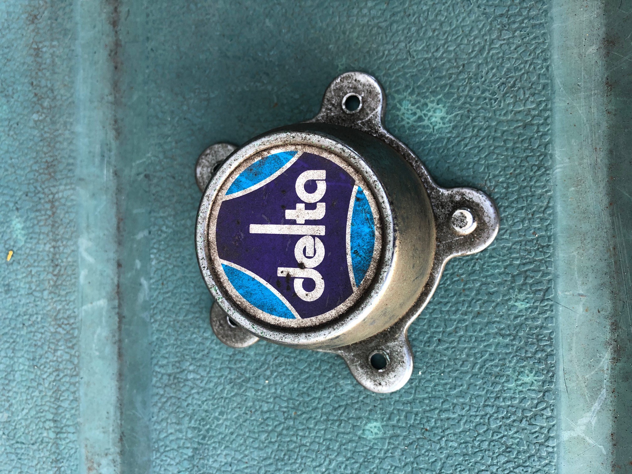 Delta wheel caps.jpg