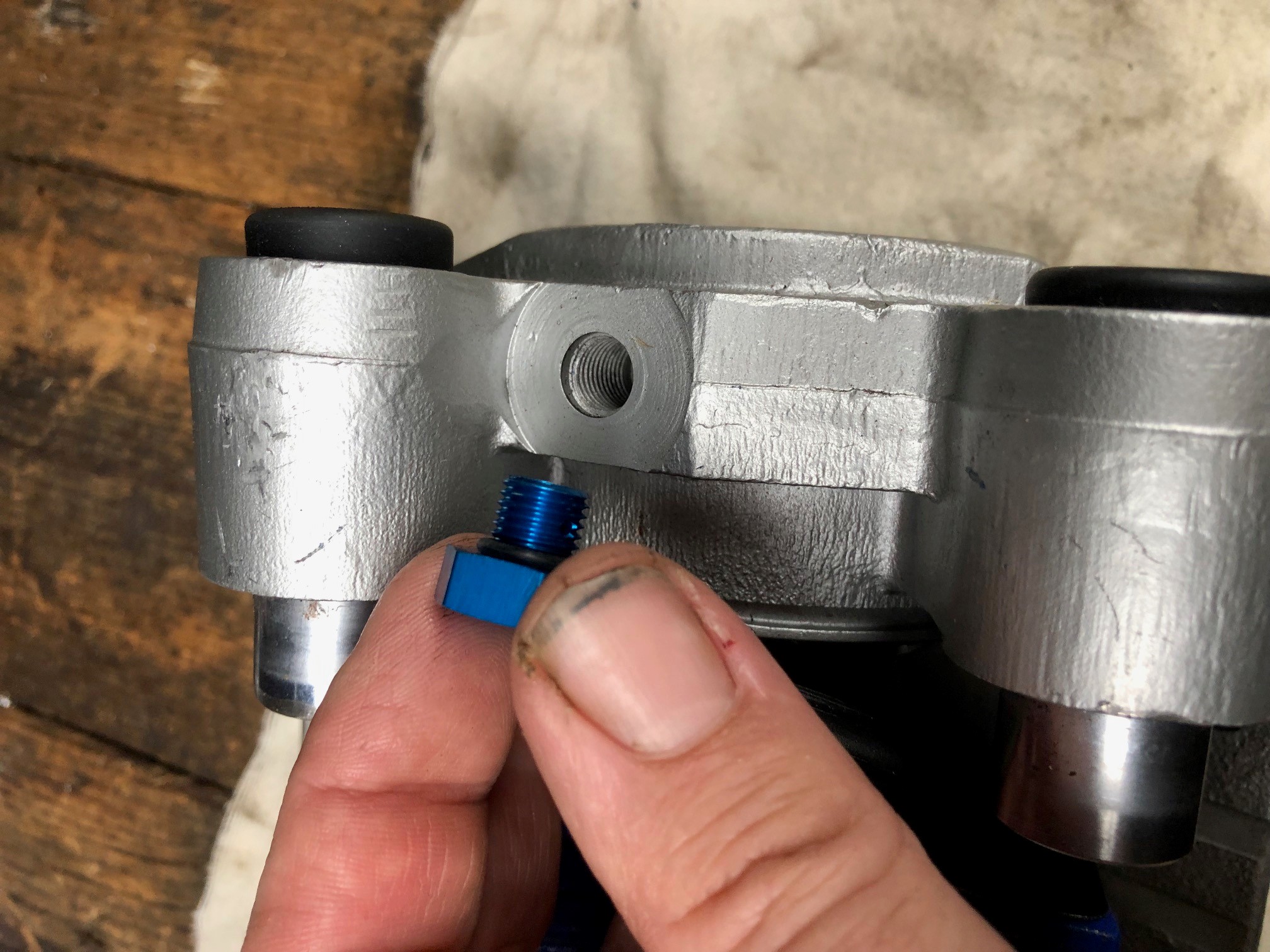 brake line bleed screw.jpg