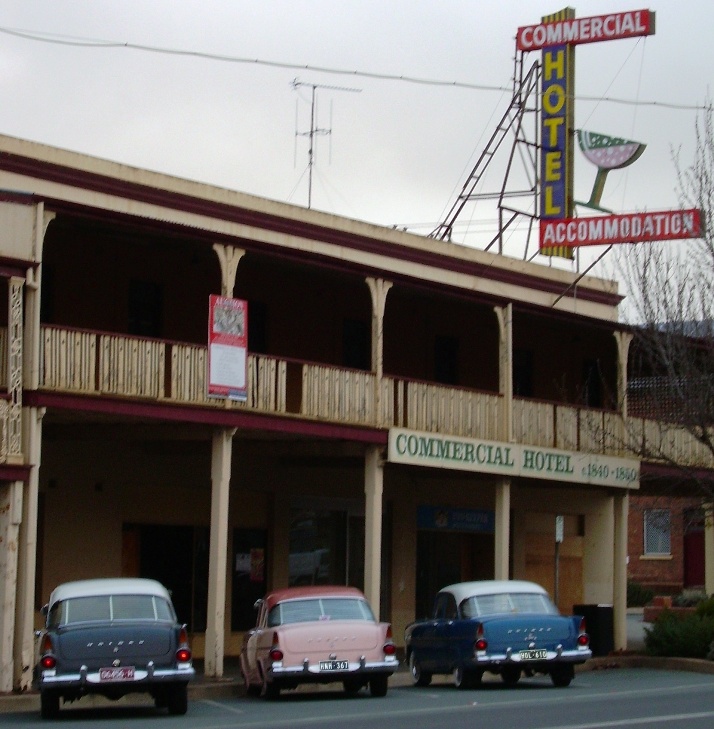 Yass Hotel Hume Hwy.JPG