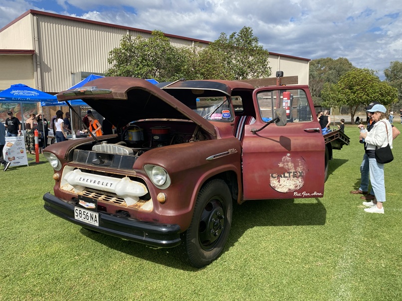 Cool Chev truck 1.jpg