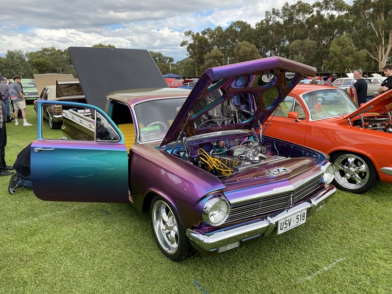 Pretty EH ute.jpg