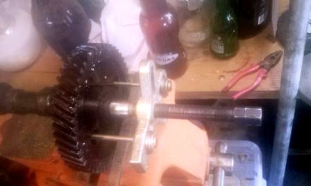 Pulling the ring gear off