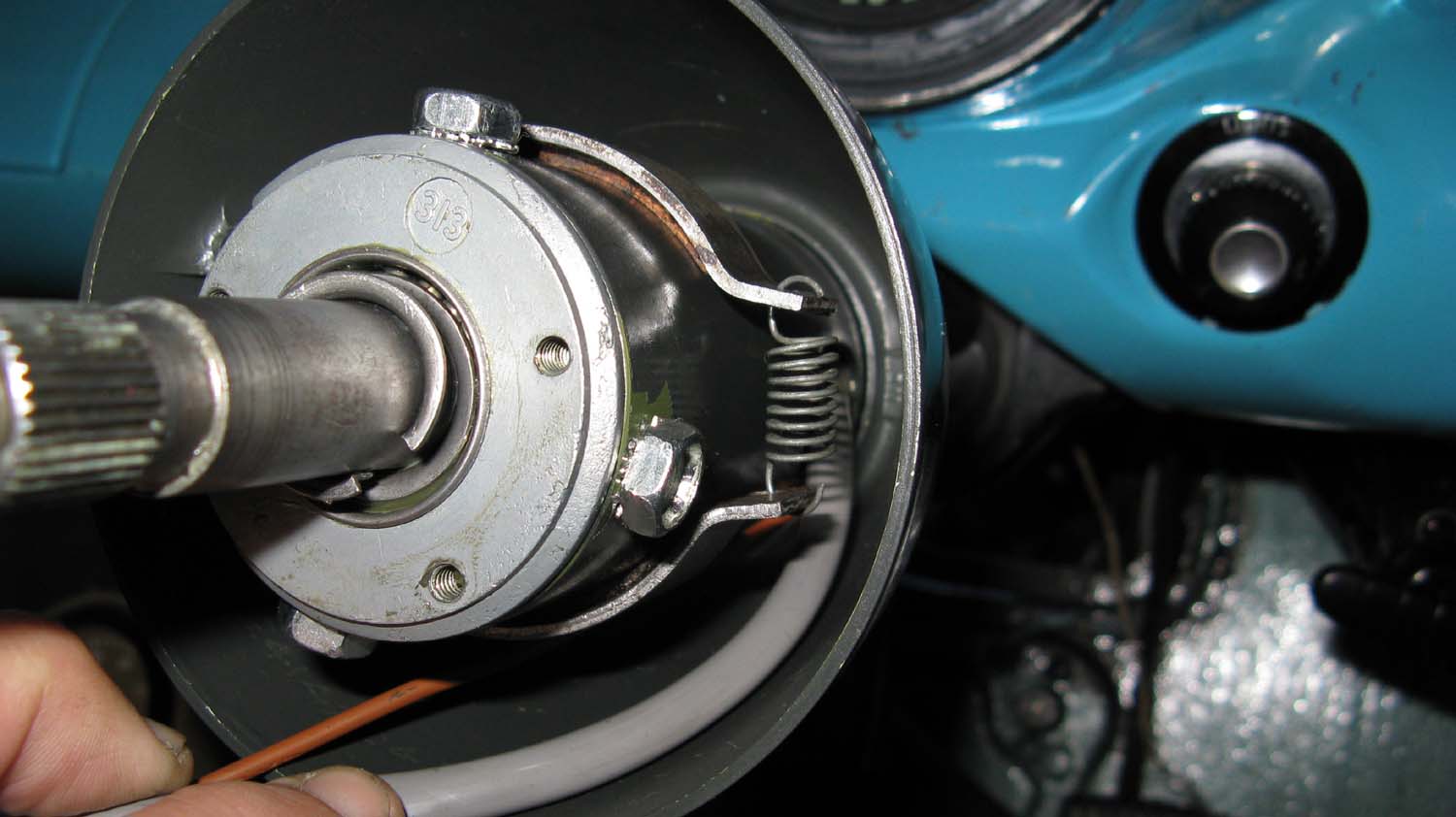 gear lever support dampers 001 mail.jpg