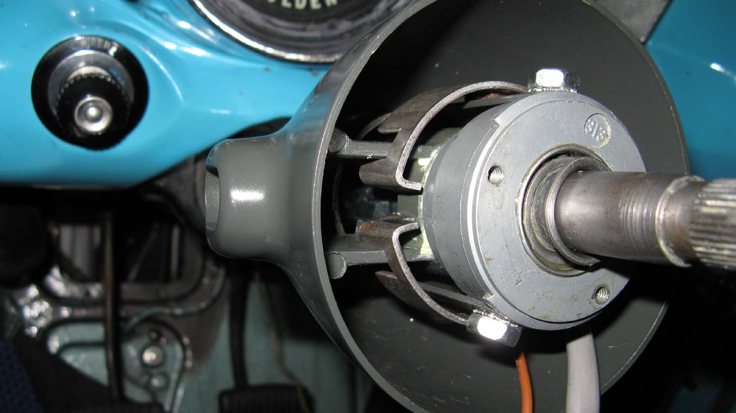 gear lever support dampers 000 mail.jpg