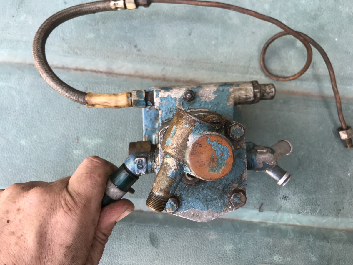Oil pump front.JPG