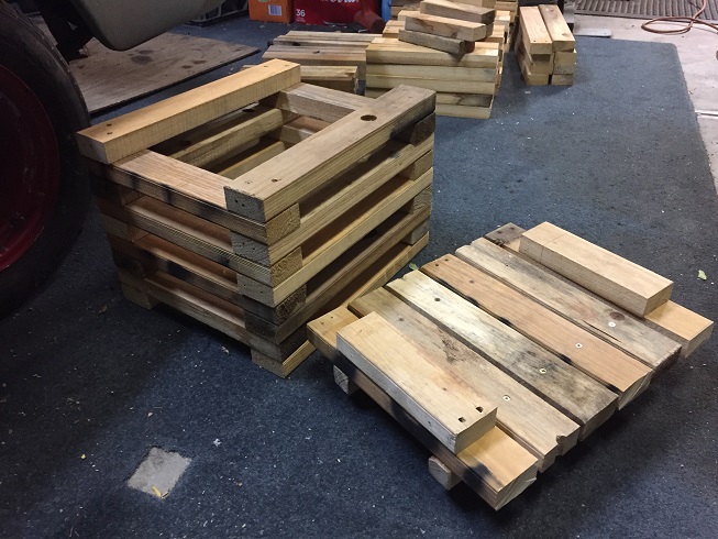 Car stand2.jpg